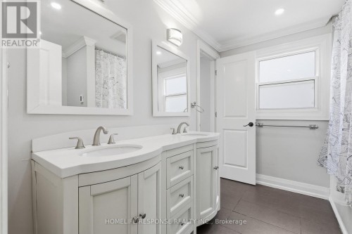 680 Sweetwater Place, Mississauga, ON 