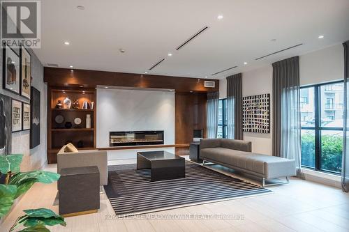 A lobby you can be proud of to welcome your guests - 205 - 102 Grovewood Common, Oakville, ON 