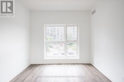 Freshly painted throughout - 205 - 102 Grovewood Common, Oakville, ON 