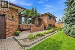 8 NORBERT Place Kitchener, ON N2K 1E6