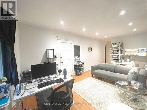 76 BROWNING AVENUE , Toronto, Ontario M4K 1W1 4