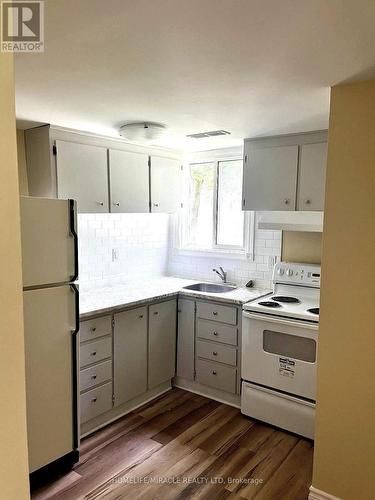 91 LIMERICK STREET , Oshawa, Ontario L1J 7A8 5