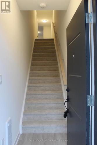 34 - 42 LOWES ROAD W , Guelph (Clairfields/Hanlon Business Park), Ontario N1G 0H6 3