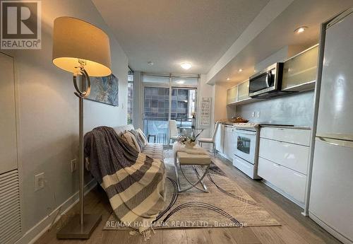 301 - 4K SPADINA AVENUE , Toronto, Ontario M5V 3Y9 5
