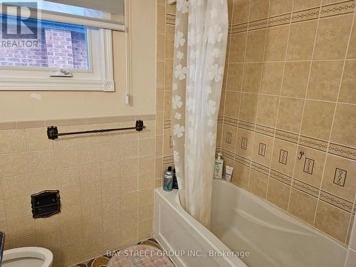 MAIN #1 - 29 ELMARTIN DRIVE , Toronto, Ontario M1W 3C6 5