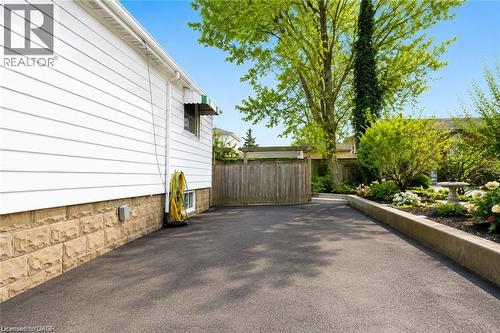 501 UPPER WELLINGTON Street , Hamilton, Ontario L9A 3P6 3