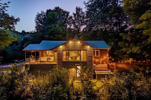 2 Ch. Jean-Grenon , Austin, QC J0B 1B0 2