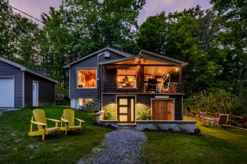 2 Ch. Jean-Grenon , Austin, QC J0B 1B0 3
