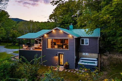 2 Ch. Jean-Grenon , Austin, QC J0B 1B0 4