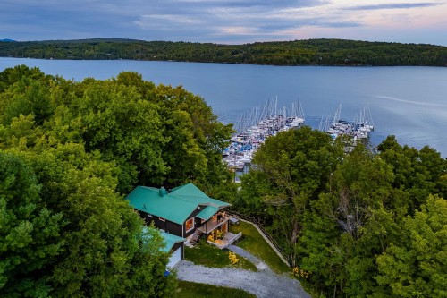 2 Ch. Jean-Grenon , Austin, QC J0B 1B0 5
