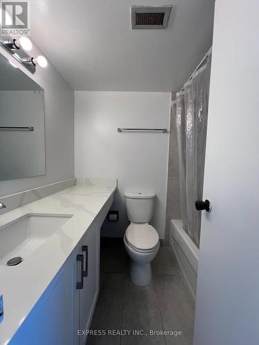 906 - 720 SPADINA AVENUE , Toronto, Ontario M5S 2T9 2