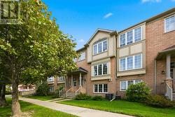 4 - 71 PUCCINI DRIVE Richmond Hill, ON L4E 4X8
