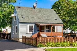 102 HEARST CIRCLE, TORONTO CIRCLE Toronto, ON M6M 2V1