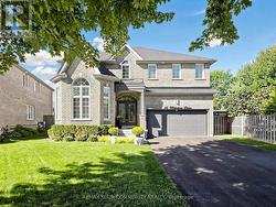 16 WHITESTONE DRIVE  Georgina, ON L4P 0A3