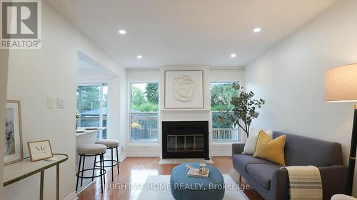 672 Farmbrook Crescent, Ottawa, ON 