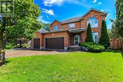 1094 THORNLEY STREET  London South (South L), ON N6K 4V4