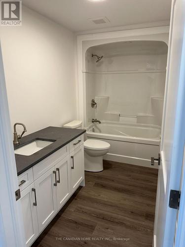 7416 PARKSIDE ROAD PARKSIDE ROAD , Niagara Falls, Ontario L2H 3V9 5