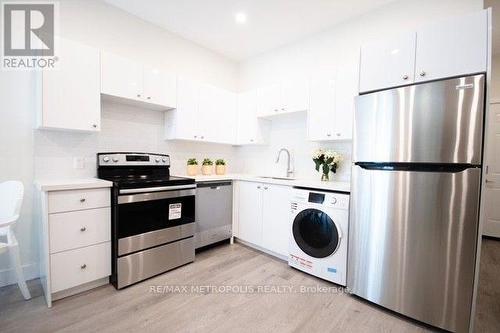 2F - 1448 GERRARD STREET E , Toronto, Ontario M4L 1Z8 3