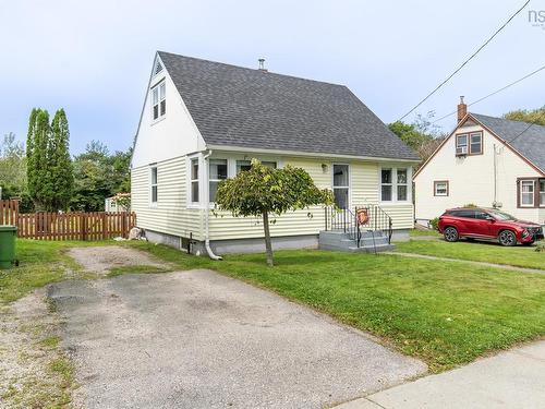 100 Brunswick Street, Yarmouth, NS 