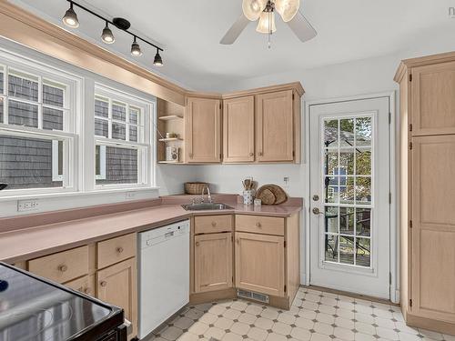 2590 Poplar Street, Halifax, NS 