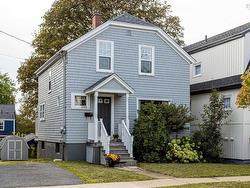 2590 Poplar Street Halifax, NS B3L 2Y8