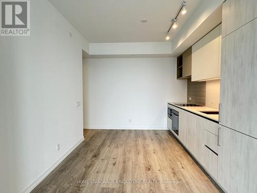 5501 - 7890 JANE STREET , Vaughan, Ontario L4K 0K9 4
