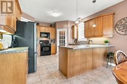 Spacious Kitchen with pantry - 