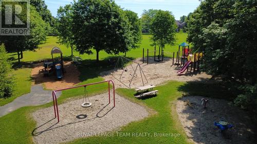 61 Amberwood Crescent, Ottawa, ON 