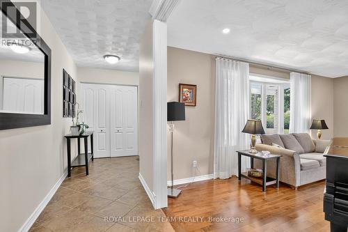 61 Amberwood Crescent, Ottawa, ON 