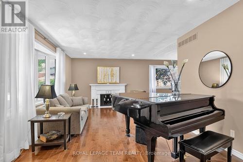 61 Amberwood Crescent, Ottawa, ON 
