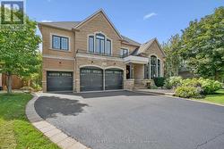 1036 VALLEY CREST CIRCLE  Oakville, ON L6H 6W8