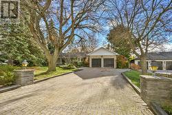 23 DENHAM DRIVE  Richmond Hill, ON L4C 6H6