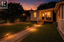 41 BIGGAR Avenue  Hamilton, ON L8L 3Z3