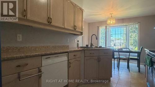 271 FLEMING DRIVE , London East (East D), Ontario N5V 4Y8 3