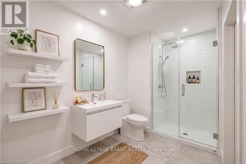 18 Kingsmount Crescent, Brantford, ON 