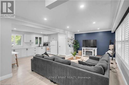 18 Kingsmount Crescent, Brantford, ON 