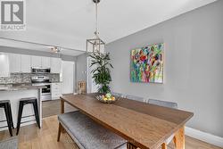 main floor eating area - 