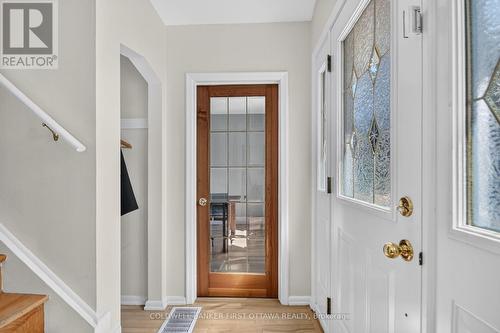 entrance foyer towards eating area - 779 Halstead Street, Ottawa, ON 