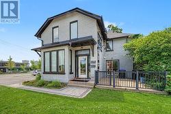 173 DUNLOP STREET W  Barrie, ON L4N 1B4