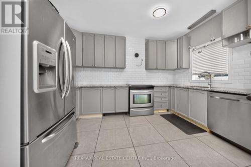 Family Size Upgraded Kitchen - 3 Twin Willow Crescent, Brampton, ON 