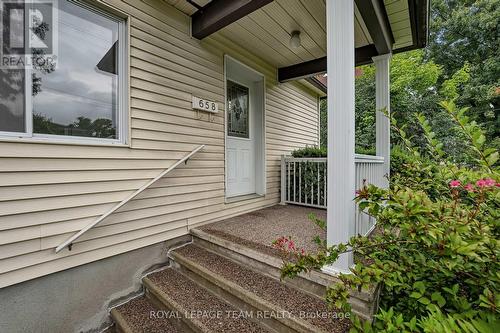 658 Tweedsmuir Avenue, Ottawa, ON 