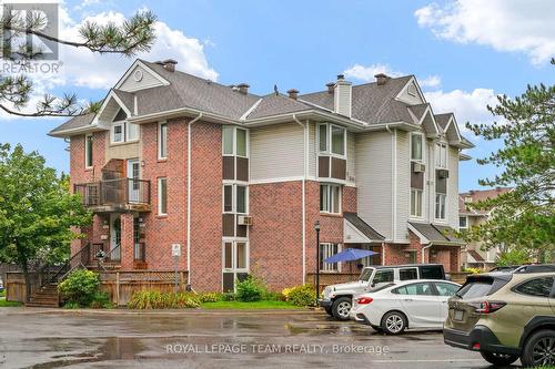 12 - 12-2 STONEBANK CRESCENT  Ottawa, ON K2H 9M4