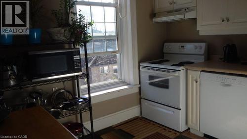 39 CEDAR Street Unit# 3 , Cambridge, Ontario N1S 1V2 4