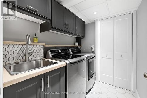 2120 Cavendish Drive, Burlington, ON 