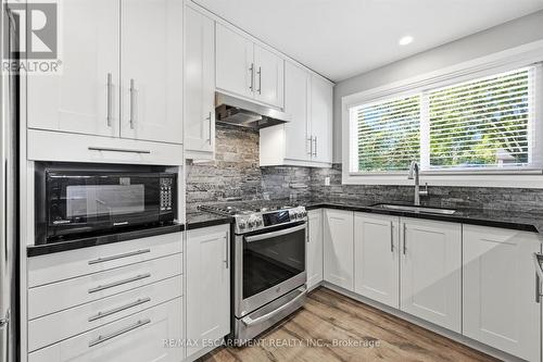 2120 Cavendish Drive, Burlington, ON 