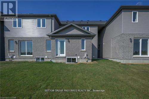 359 KENNINGTON WAY , London South (South W), Ontario N6L 0H4 3