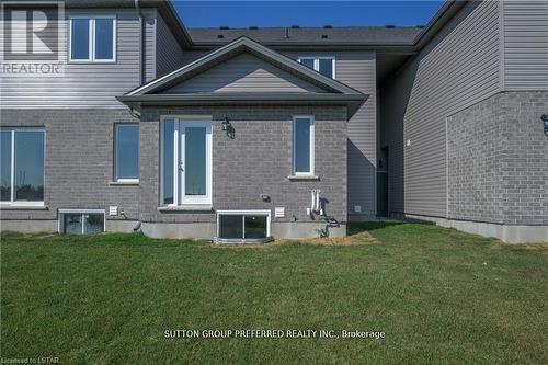 359 KENNINGTON WAY , London South (South W), Ontario N6L 0H4 4