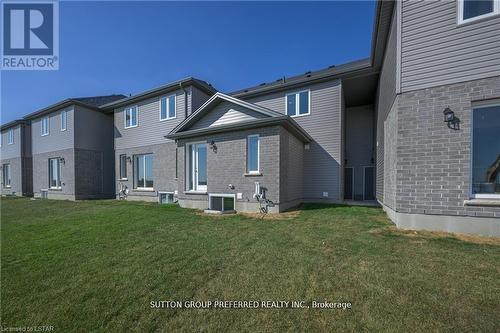 359 KENNINGTON WAY , London South (South W), Ontario N6L 0H4 5