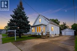 3 1/2 DUNDONALD Street St. Catharines, ON L2P 2A8
