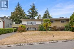 1867 Grandview Dr  Saanich, BC V8N 2T8